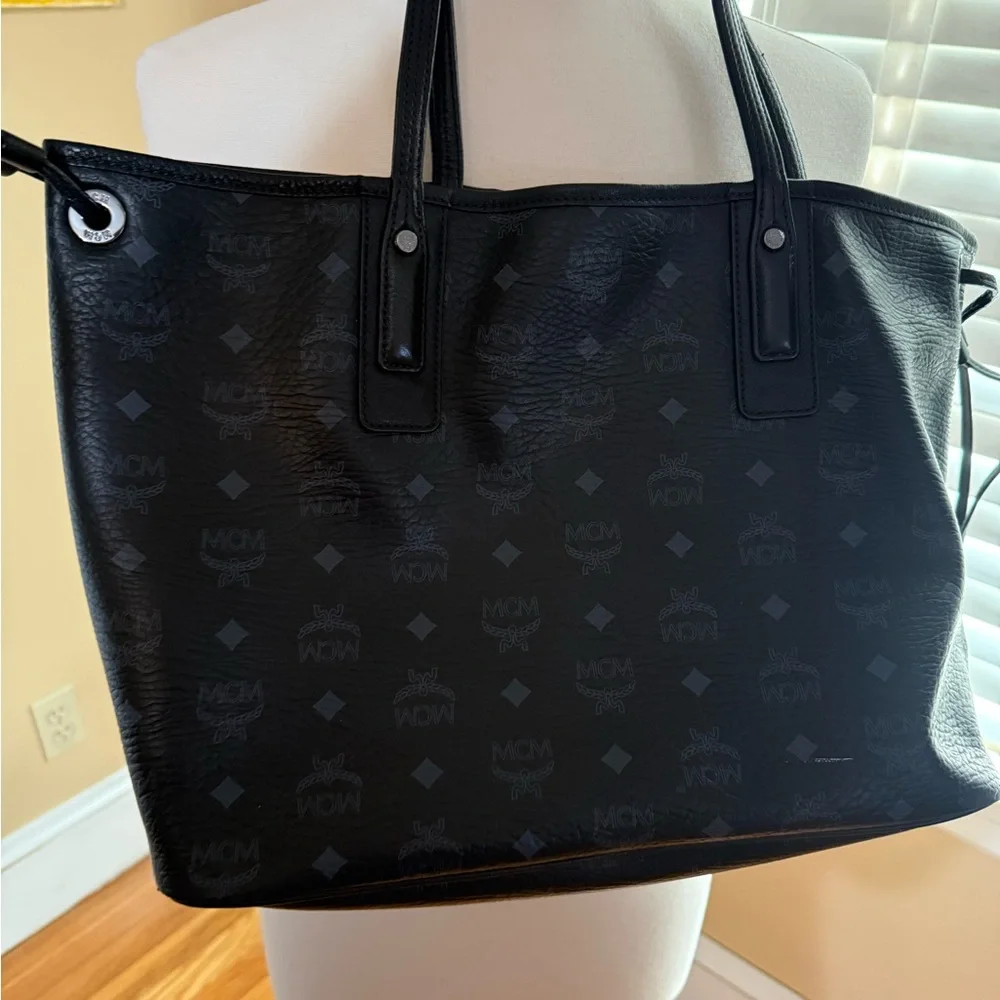 MCM Black Shoppers Tote - Picture 10 of 10